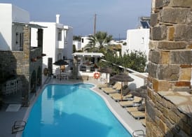 Zefi Hotel & Suites 5
