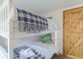 Beach Breeze Cottage - 3 Bed 3