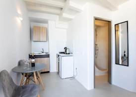 Crystal Suites 4