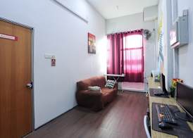 SPOT ON 90236 Zigzag Travellers Home - Hostel 4
