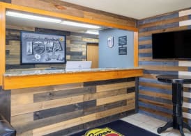 Super 8 by Wyndham Humboldt 2