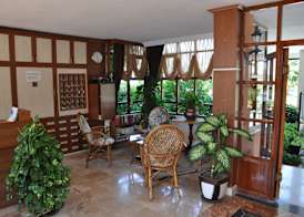 MG Moms Hotel 2