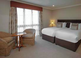 Knights Hill Hotel & Spa 3