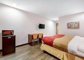 Econo Lodge Franklin 4
