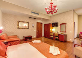 Augusta Lucilla Palace 4