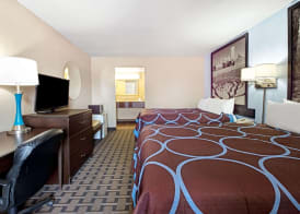 Super 8 by Wyndham Lakeland 4