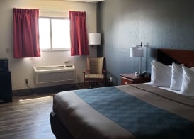 Econo Lodge Cedar Rapids South 4