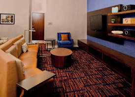 Courtyard by Marriott Columbus Downtown 2