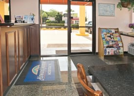 Howard Johnson by Wyndham Houston Heights Downtown 2