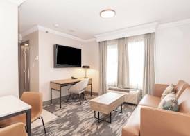 Sandman Signature Toronto Airport Hotel 4