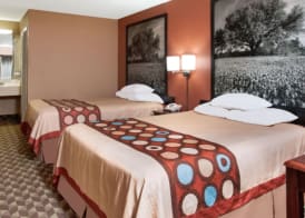 Super 8 by Wyndham Bastrop TX 5