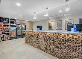 Best Western Plus Fresno Airport Hotel 2