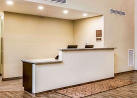 Comfort Suites Wooster near University Campus 2