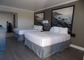 Super 8 by Wyndham Santa Cruz Beach 5