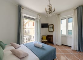 JOIVY Lovely Flat W/Balcony 5