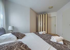 A 2 comfortable apt w terrace & garden near beach 3
