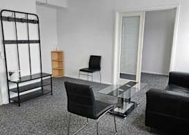 Airport Apartment 5