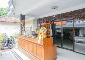 RedDoorz at Mahendra Beach Inn Kuta 2