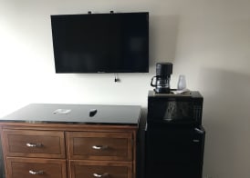California Inn and Suites Bakersfield 5