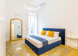 Piazza Amedeo Flat by Wonderful Italy 3