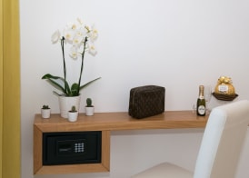 Sorrento Stylish Rooms 4