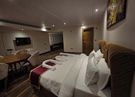 Hotel Elara 5