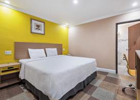Hotel H-Wood 4