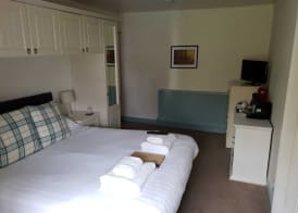 The Punchbowl Inn 5