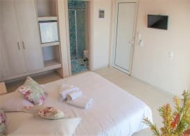 Saradari Beach Hotel - Adults Only 3