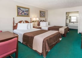 Knights Inn Peru 5