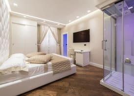 LUX Suites in Roma 4