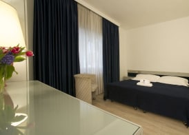 Club Hotel 3