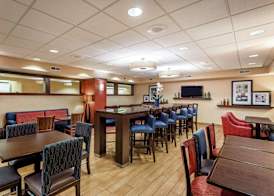 Hampton Inn Milwaukee-Airport 4