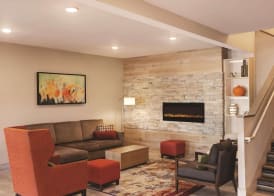 Country Inn & Suites by Radisson, Albert Lea - Austin 2