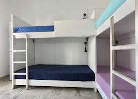 Fira Backpackers Place 3