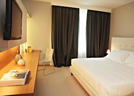 Cosmopolitan Hotel 4