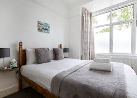 Oasis House 5