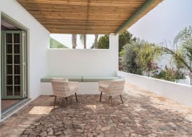 The Green House by Santiago de Alfama 5
