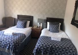 Raleghs Cross Inn 4