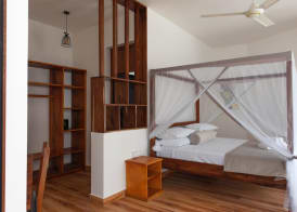 S&S HOTEL 4