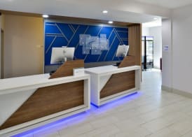 Holiday Inn Express & Suites CARTHAGE by IHG 4