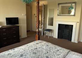 The Rowley Manor Hotel 3
