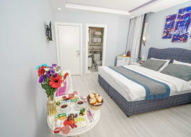 Robin Hood Hotel 2