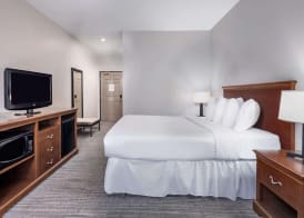 Country Inn & Suites by Radisson, Maumee - Toledo 5