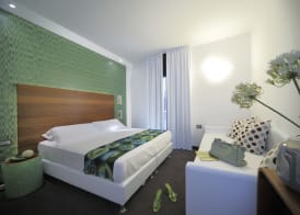 Q Hotel 3