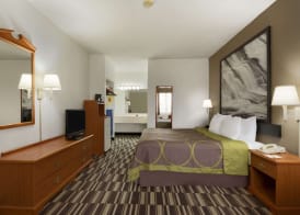 Super 8 by Wyndham Chatsworth/Dalton 4