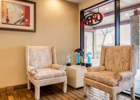 Econo Lodge Holland - Toledo 3