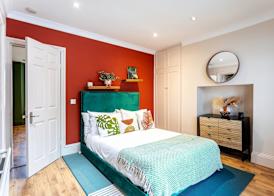 Chiswick Gem: Stylish 1-bed Flat for Modern Living 3