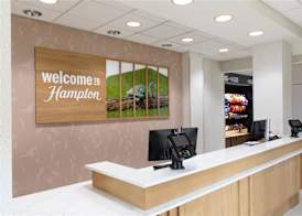 Hampton Inn & Suites Jennings 2