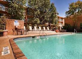 Surestay Plus Hotel By Best Western Raleigh North Downtown 2